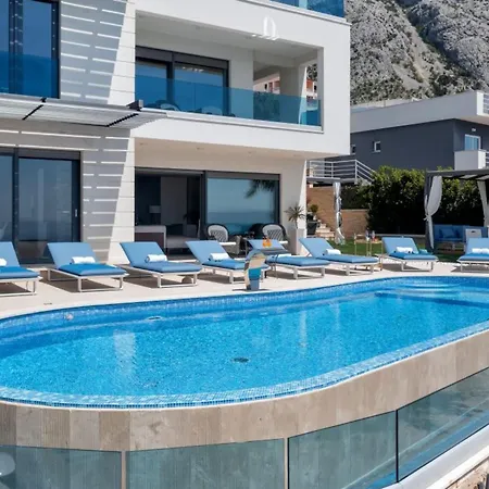 فيلة Lux Afrodita ماكارسكا