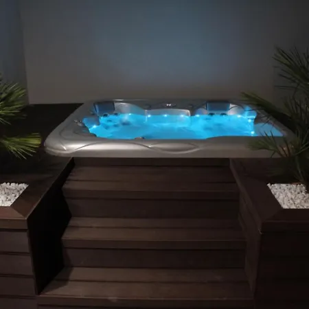 Lux Afrodita فيلة ماكارسكا